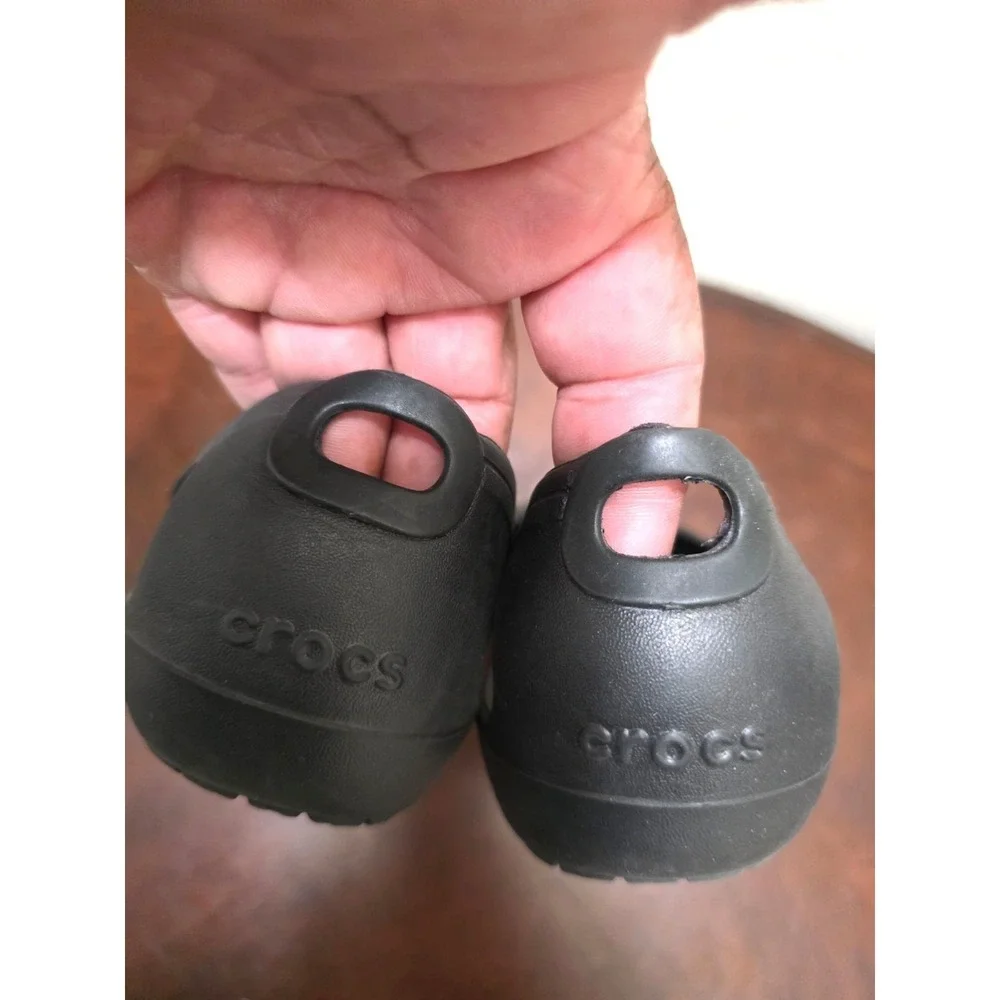 Crocs Women's Black Flats Sandals Size 8‎ Slip-On Lightweight Comfortable Casual